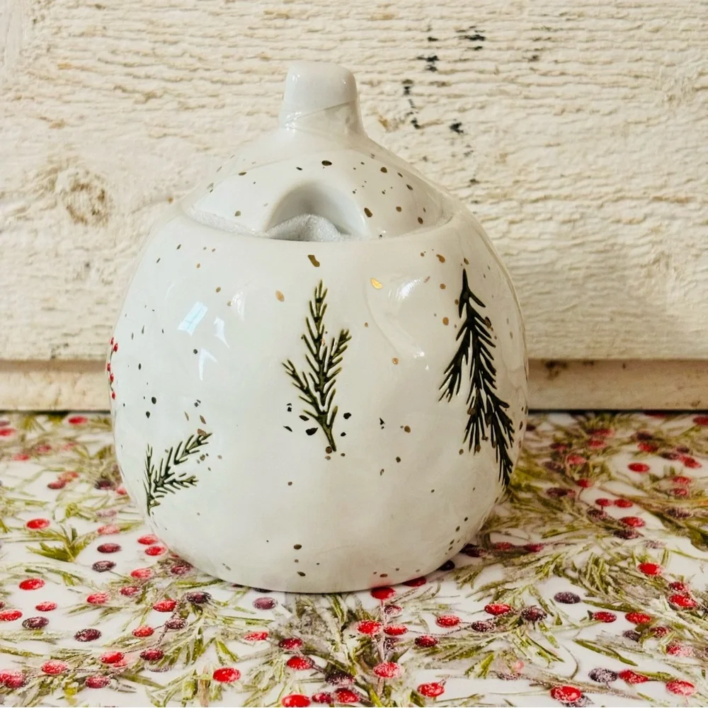 Potter’s Studio Winter Berries Evergreen Holiday Sugar Bowl‎ & Lid NEW